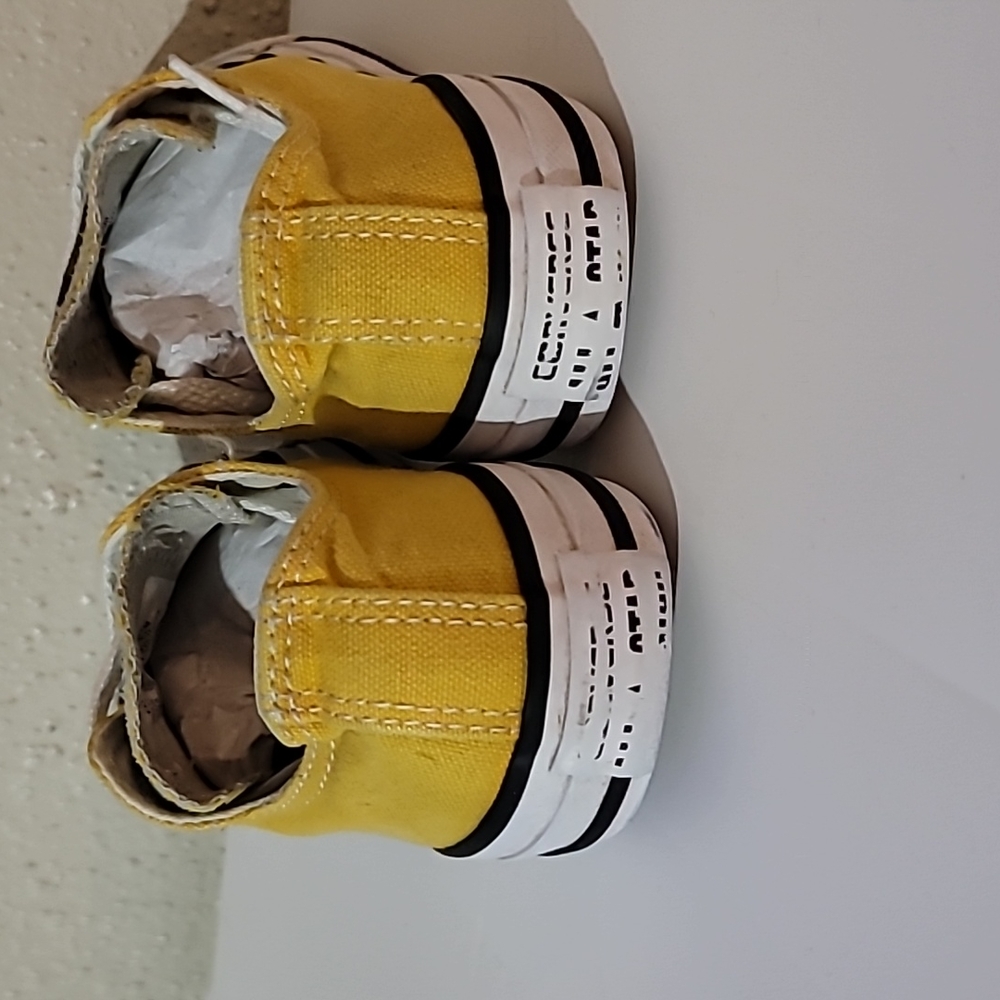 Yellow Converse - Picture 5 of 5